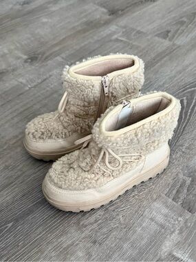 H&M Cream Sherpa Lace-Trim Kids Boots